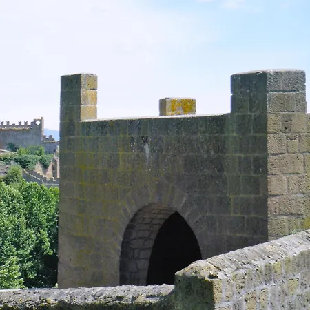 The Little White House * Tuscania